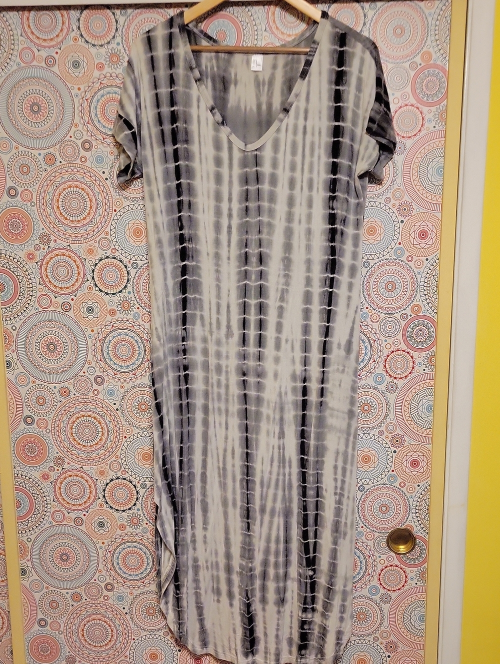 Tie-Dye V-Neck Maxi Dress in Black & White